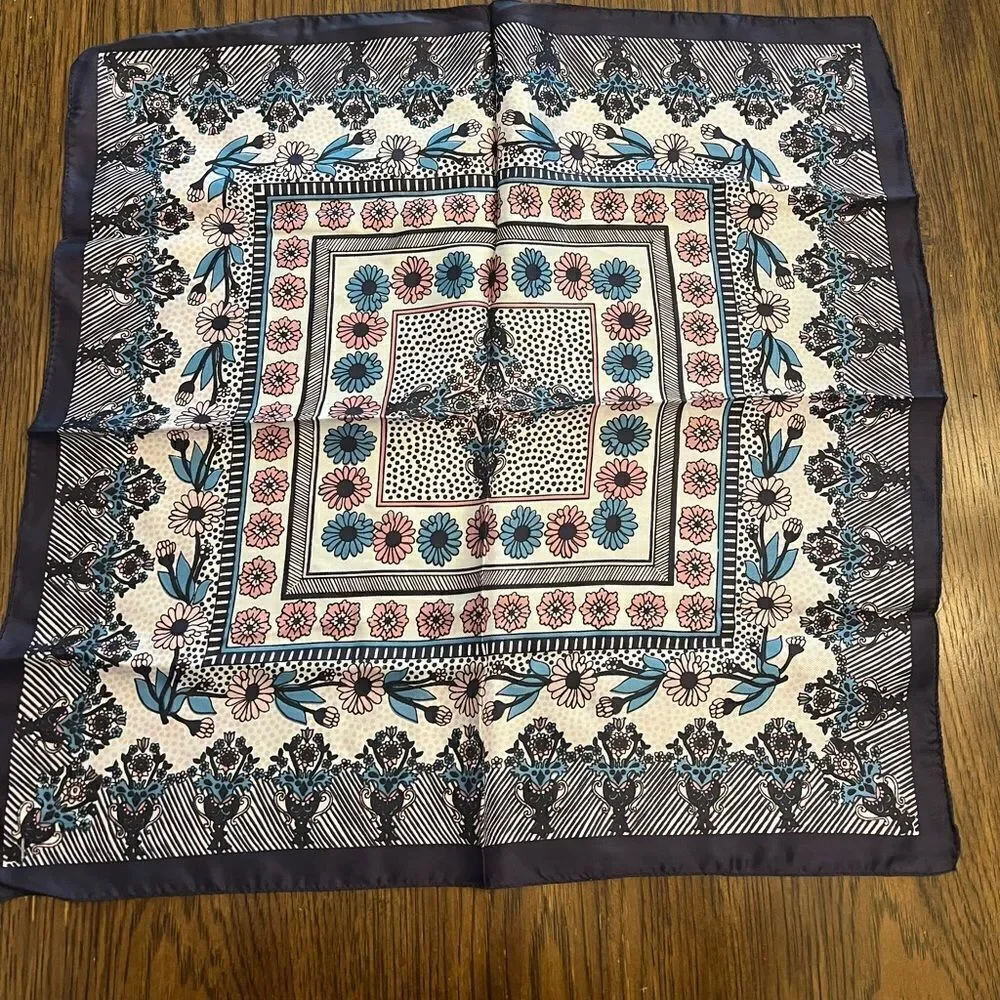 Beautiful Floral women’s Large Scarf.